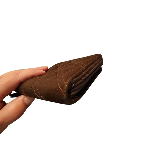 Vera Bradley Quilted Brown Wallet With Snap & Zip Closure - Picture 3 of 7